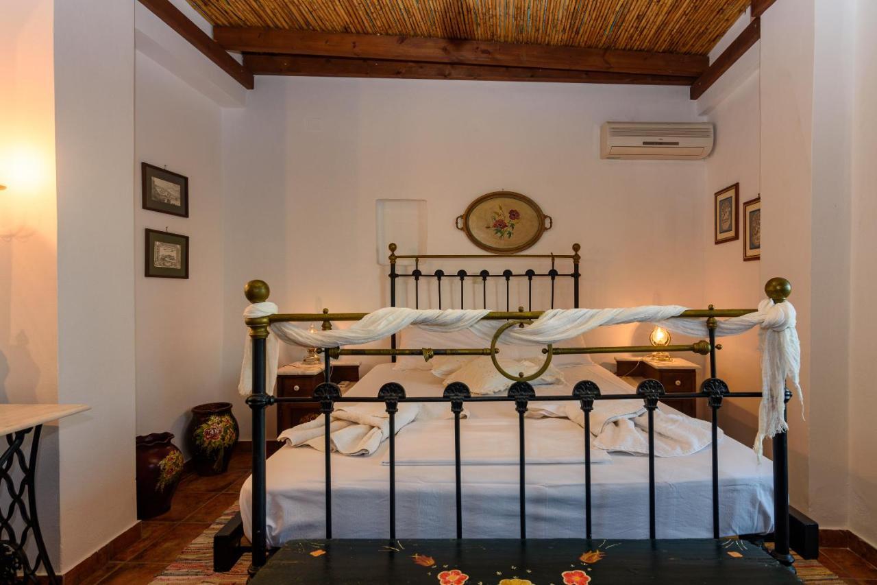 Eros Pittoresque Retreats - Perfect Location, Panoramic Seaview Koróni Esterno foto