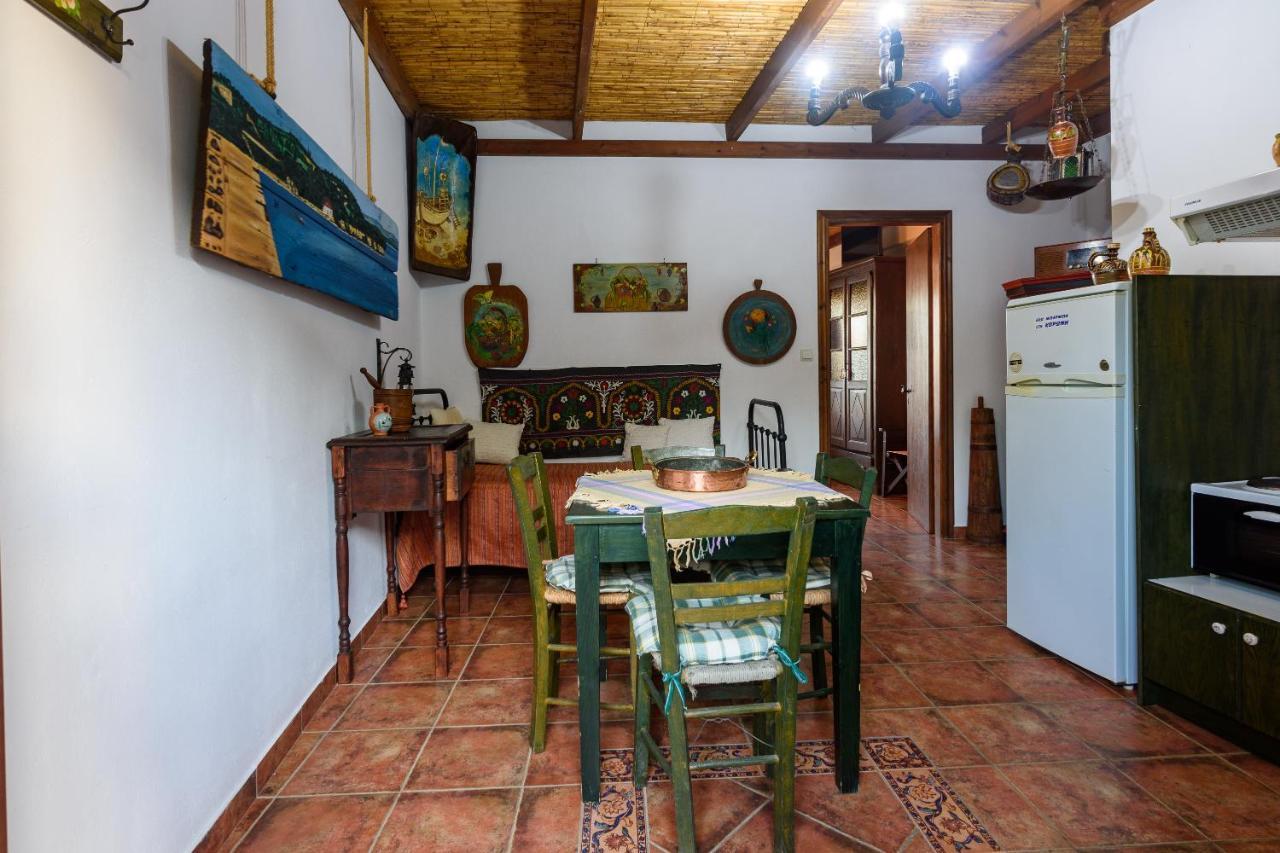 Eros Pittoresque Retreats - Perfect Location, Panoramic Seaview Koróni Esterno foto
